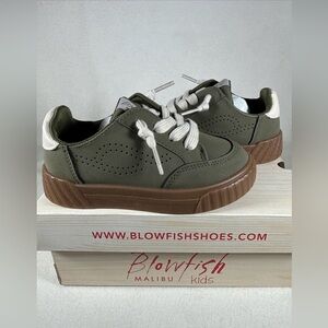 Blowfish Malibu Windsurf Toddler Lace-Up Shoes. Size 8.